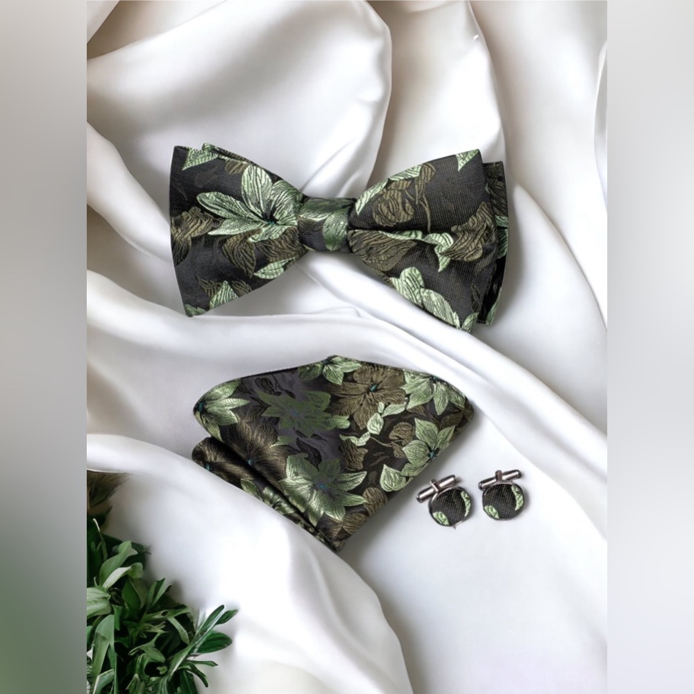 Men’s Silk Coordinated Bow Tie Set - Green Floral